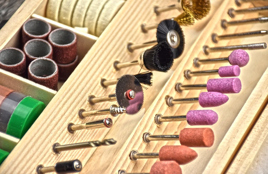 Mini die grinder accessories 100 pcs قطعة مع علبة خشبية