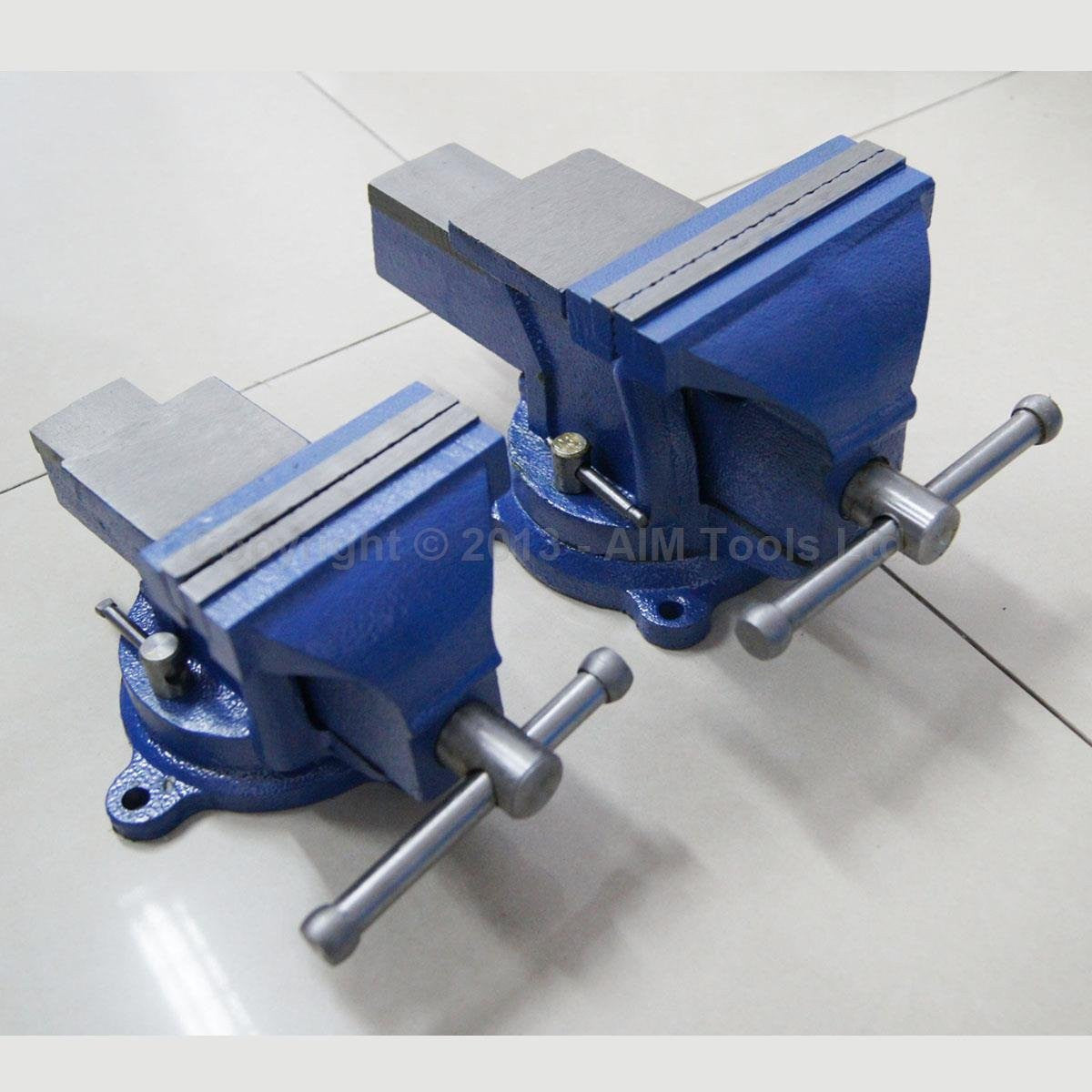 402333 Swivel Base Bench Vice